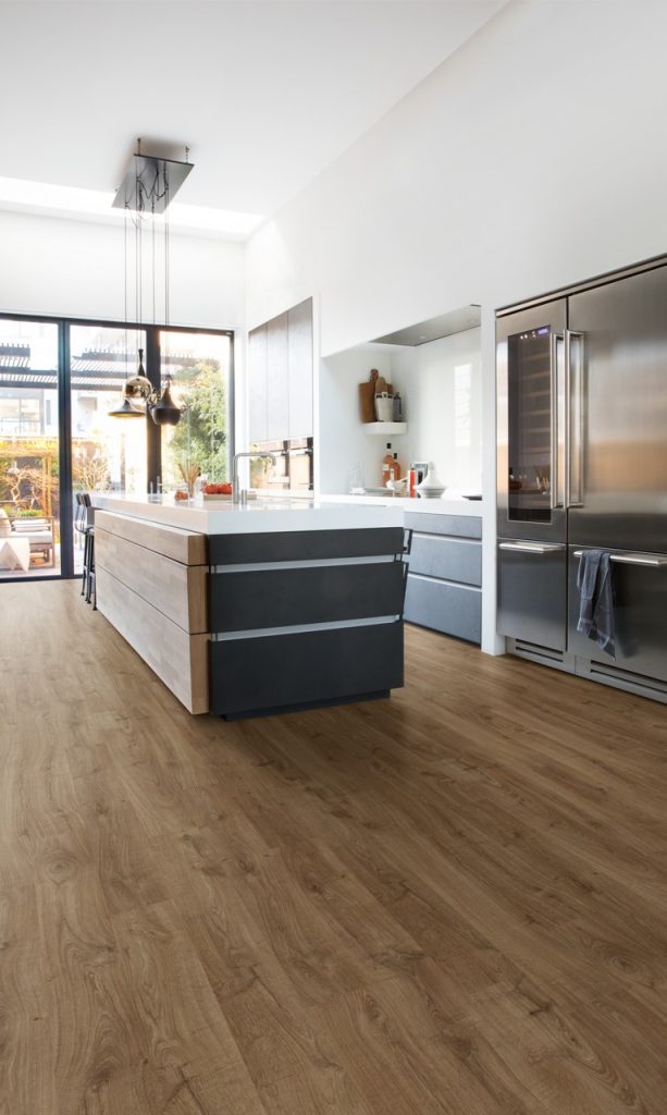 Quick-Step vízálló laminált padló - Barna Newcastle tölgy - EL3582