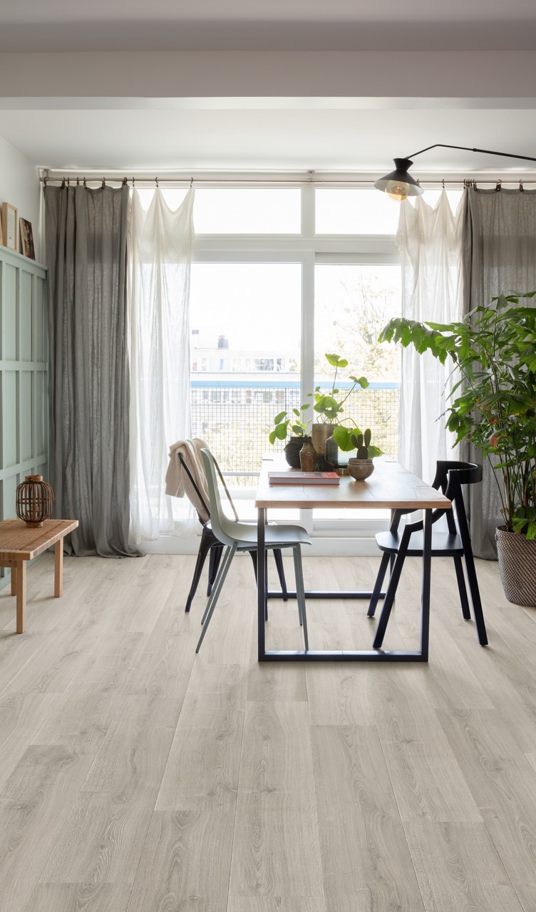 Quick-Step vízálló laminált padló - Csiszolt szürke tölgy